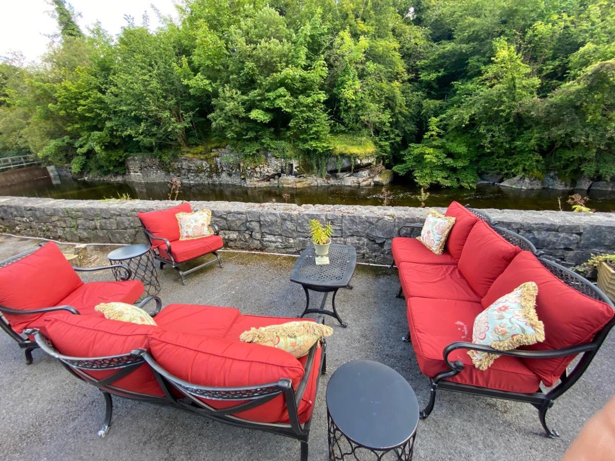 Salmon Weir Lodge Cong Extérieur photo